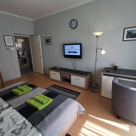 Smart Szallas Apartman Miskolc Esterno foto