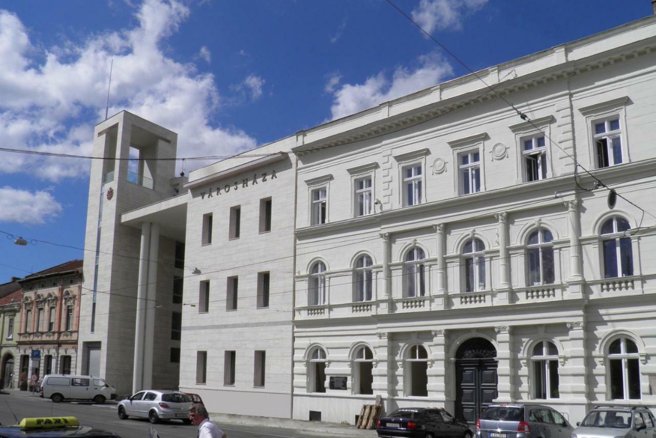 Smart Szallas Apartman Miskolc Esterno foto