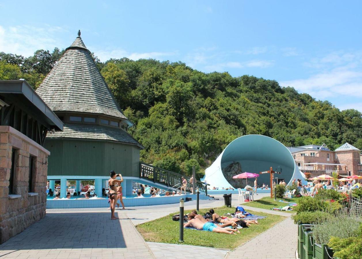 Smart Szallas Apartman Miskolc Esterno foto